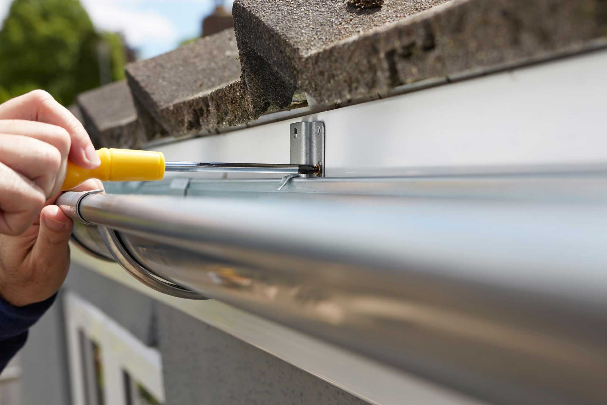 when to replace gutters, gutter replacement, Houston